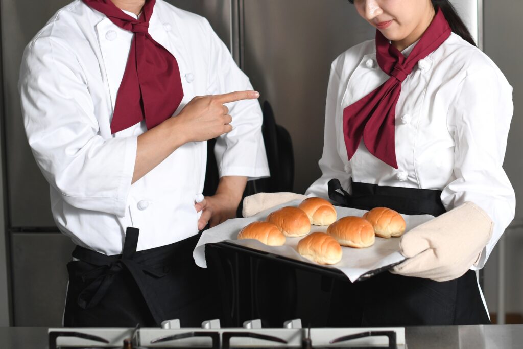 人事評価(人事考課)では従業員の意欲も対象となる。ミスをした際に上司が感情的に失跡しないようにすることも大切